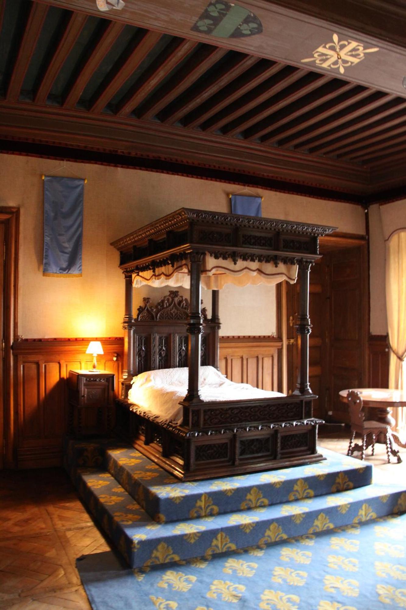 Chateau De Busset エクステリア 写真